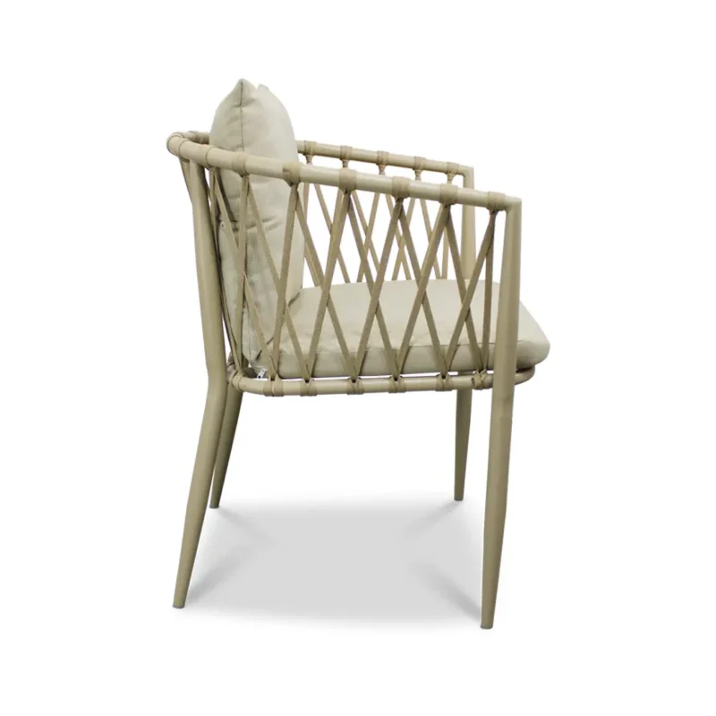 Silla Holbox Marfil de metal para exteriores – vista lateral