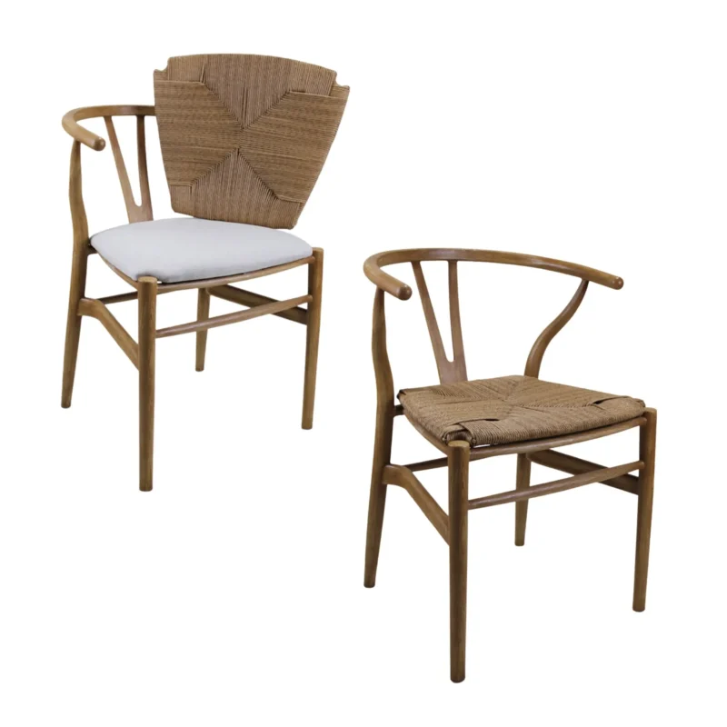 Pack de 2 sillas Wishbone color marrón, con asiento desmontable, uno tapizado y el otro asiento tejido.