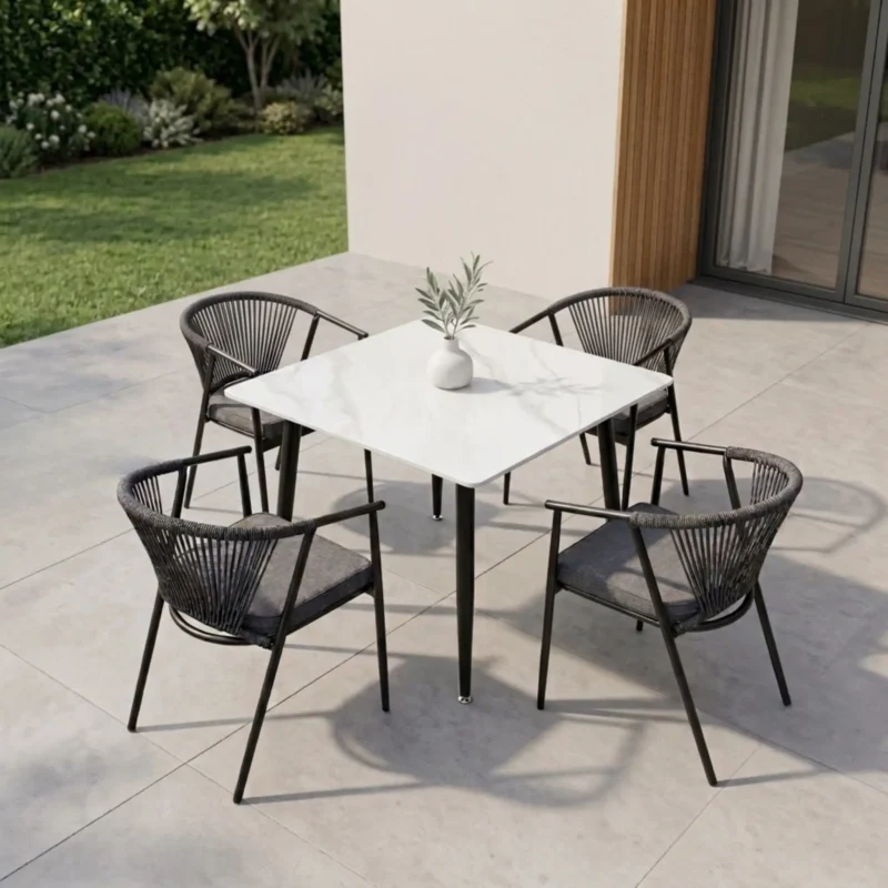 Comedor cuadrado 4 sillas Melodi color negro para jardin y exteriores; mesa de piedra sinterizada Blanca Marmoleada de 80x80 cm.